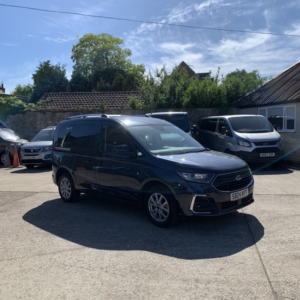 2024 Ford Tourneo Connect 2.0 Tourneo Connect Titanium Tourneo L1 2.0l Ecoblue 122ps Fwd 6 Speed Manual in Blue — image 5