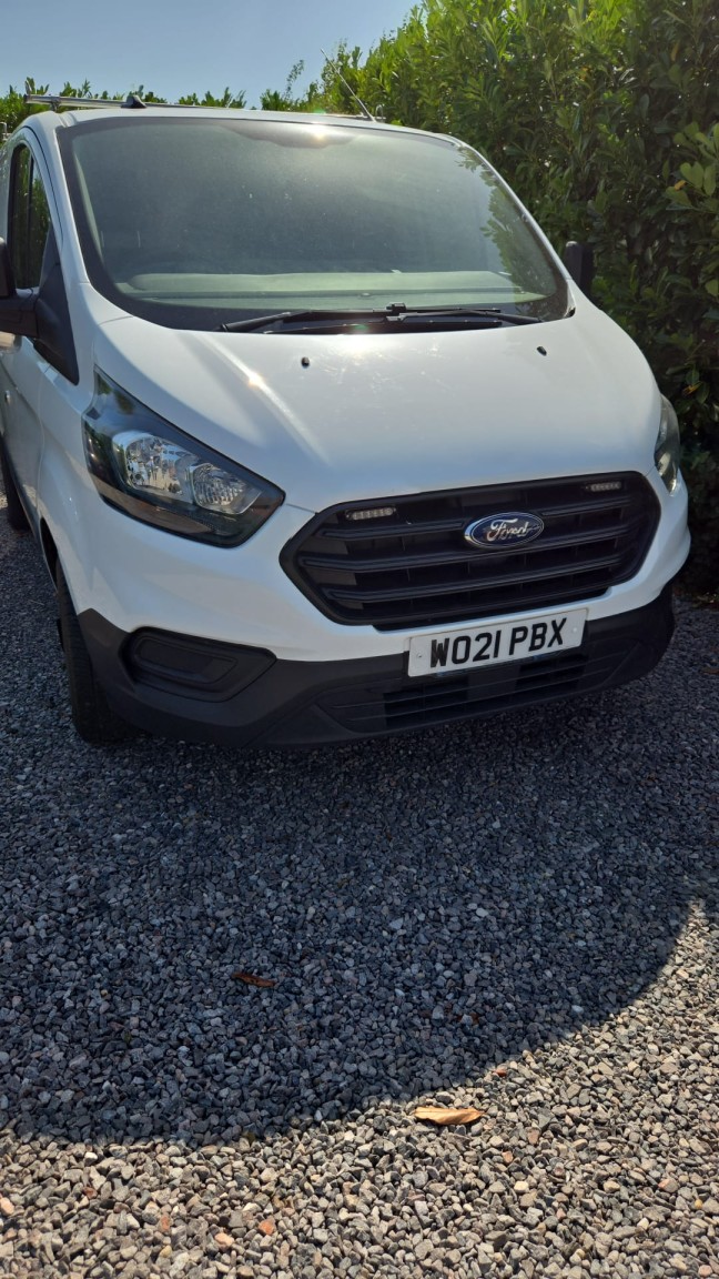 2021 Ford Transit Custom 2.0 Transit Custom Leader Van 300 L1 2.0l Ecoblue 130ps Fwd 6 Speed Manual in White — image 1