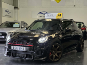 2017 MINI Hatch 2.0 John Cooper Works 3-Door Hatch in Black — image 4
