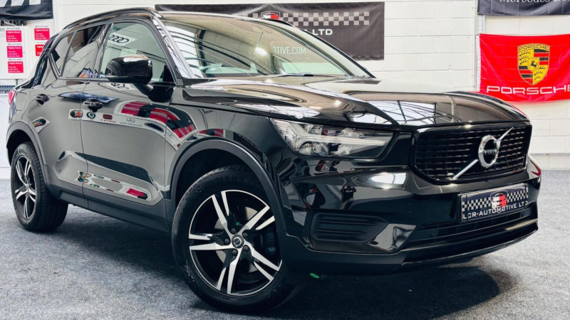 2021 Volvo Xc40 2.0 B4 Mhev R-Design Auto Euro 6 (s/s) 5dr in Black — image 1