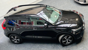 2021 Volvo Xc40 2.0 B4 Mhev R-Design Auto Euro 6 (s/s) 5dr in Black — image 2