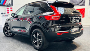 2021 Volvo Xc40 2.0 B4 Mhev R-Design Auto Euro 6 (s/s) 5dr in Black — image 3