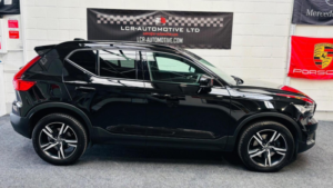 2021 Volvo Xc40 2.0 B4 Mhev R-Design Auto Euro 6 (s/s) 5dr in Black — image 4