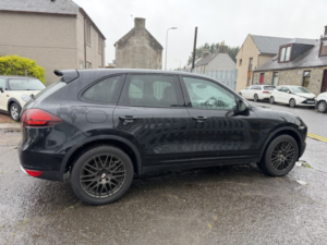 2011 Porsche Cayenne 3.0 Td V6 in Black — image 3