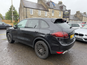 2011 Porsche Cayenne 3.0 Td V6 in Black — image 4
