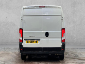 2018 Peugeot Boxer 2.0 Bluehdi 335 Professional L3 H2 Euro 6 5dr in White — image 6
