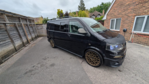 2013 Volkswagen Transporter 2.0 Tdi T28 in Black — image 2