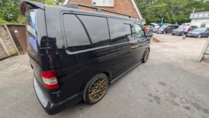 2013 Volkswagen Transporter 2.0 Tdi T28 in Black — image 3