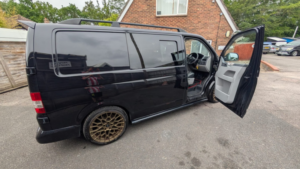 2013 Volkswagen Transporter 2.0 Tdi T28 in Black — image 4