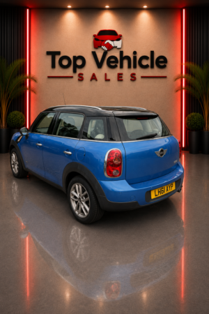 2012 MINI Countryman 2.0 Cooper D All4 Countryman Auto in Blue — image 3