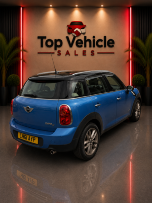 2012 MINI Countryman 2.0 Cooper D All4 Countryman Auto in Blue — image 4