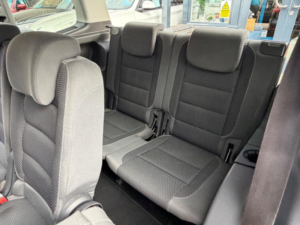 2013 Volkswagen Touran 1.6 Tdi Bluemotion Tech Se DSG Euro 5 (s/s) 5dr in Black — image 6