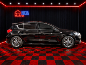 2019 Ford Focus 1.0 T Ecoboost St-Line in Black — image 2