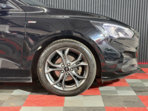 2019 Ford Focus 1.0 T Ecoboost St-Line in Black — image 6