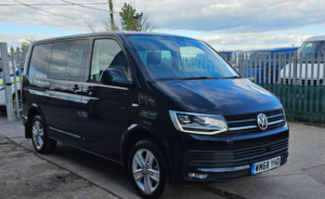 2019 Volkswagen Transporter 2.0 Tdi T32 Bluemotion Tech Highline Kombi DSG Fwd Swb Euro 6 (s/s) 5dr in Black — image 6