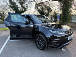 2020 Land Rover Range Rover Evoque 2.0 D150 R-Dynamic in Black — image 4