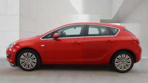 2015 Vauxhall Astra 1.4i Excite Euro 6 5dr in Red — image 6