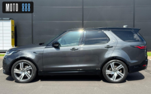 2022 Land Rover Discovery 3.0 D300 Mhev R-Dynamic Hse Auto 4WD Euro 6 (s/s) 5dr in Grey — image 6