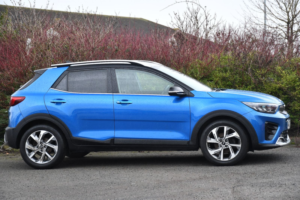 2022 Kia Stonic 1.0 T-Gdi Mhev Gt-Line S SUV 5dr Petrol Hybrid Manual Euro 6 (s/s) (118 Bhp) in Blue — image 3