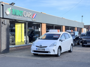 2012 Toyota Prius+ 1.8 in White — image 6