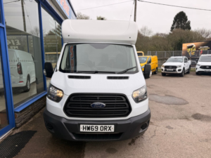 2020 Ford Transit 2.0 350 Ecoblue Low Floor Luton 2dr Diesel Manual Fwd L3 Euro 6 130 Ps in White — image 2