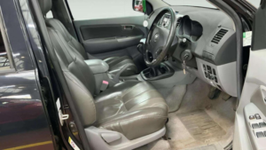 2011 Toyota Hilux 3.0 D-4d Invincible Auto 4WD Euro 5 4dr in Other — image 3