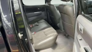 2011 Toyota Hilux 3.0 D-4d Invincible Auto 4WD Euro 5 4dr in Other — image 6