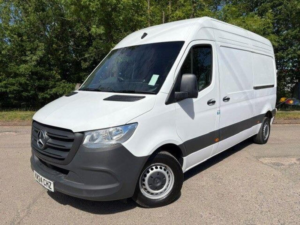 2024 Mercedes-Benz Sprinter 2.0 315 Cdi Premium Fwd L2 H2 Euro 6 (s/s) 5dr in White — image 3