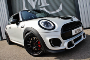 2017 MINI Hatch Cooper 2.0 John Cooper Works Challenge in Silver — image 5