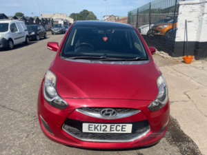 2012 Hyundai Ix20 1.6l Crdi Style MPV 5dr Diesel Manual Euro 5 (113 Bhp) in Red — image 3