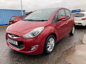 2012 Hyundai Ix20 1.6l Crdi Style MPV 5dr Diesel Manual Euro 5 (113 Bhp) in Red — image 6