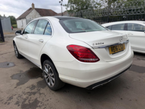 2016 Mercedes-Benz C Class 2.0 C350e 6.4kwh Sport (premium Plus) G-Tronic+ Euro 6 (s/s) 4dr in White — image 4