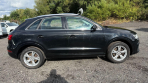 2016 Audi Q3 2.0 Tdi Se in Black — image 4