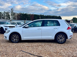 2017 Volkswagen Golf 1.4 Tsi Bluemotion Tech Se Euro 6 (s/s) 5dr in White — image 6
