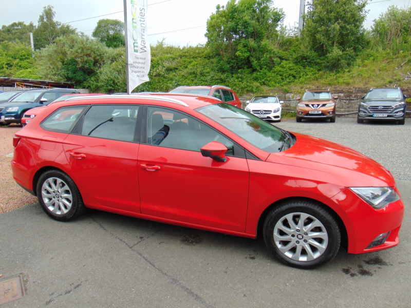 2015 SEAT Leon 2.0 Tdi Cr Se * Mot April 2027 * Finance Available * Free 6 Months Warranty * Part Exchanges Welcome in Red — image 1
