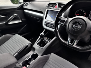 2010 Volkswagen Scirocco 2.0 Tsi Gt in White — image 2