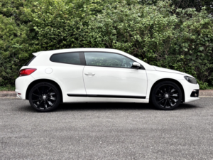 2010 Volkswagen Scirocco 2.0 Tsi Gt in White — image 3