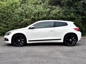 2010 Volkswagen Scirocco 2.0 Tsi Gt in White — image 4