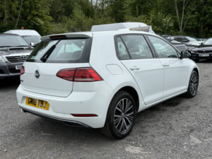 2018 Volkswagen Golf 1.4 Tsi Se Nav in White — image 6