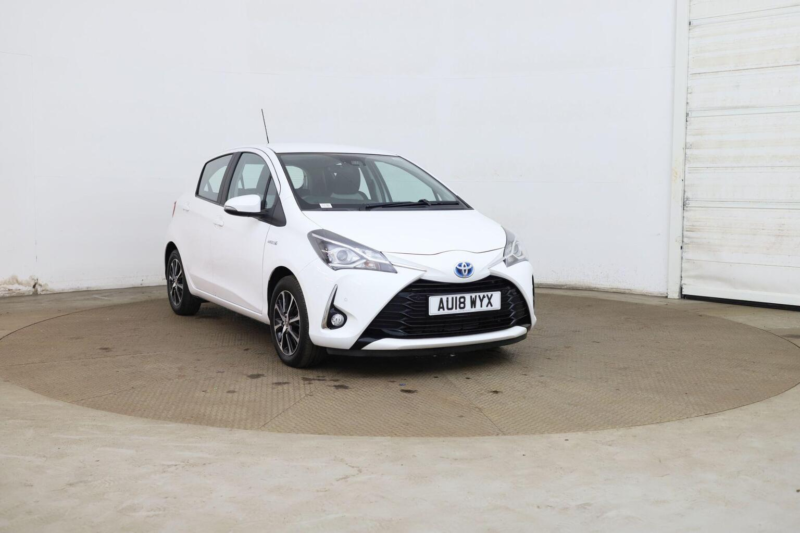 2018 Toyota Yaris 1.5 Vvt-H Icon Tech E-CVT Euro 6 (s/s) 5dr in White — image 1