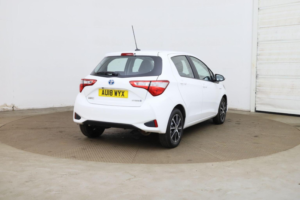2018 Toyota Yaris 1.5 Vvt-H Icon Tech E-CVT Euro 6 (s/s) 5dr in White — image 6