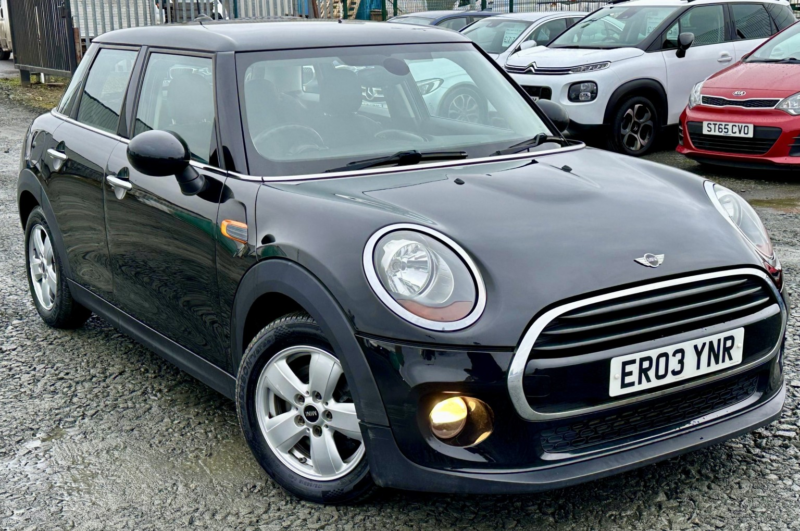 2016 MINI Hatch 1.5 5-Door Hatch Cooper in Black — image 1