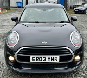 2016 MINI Hatch 1.5 5-Door Hatch Cooper in Black — image 5