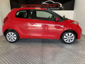 2015 Citroen C1 1.0 Vti Feel in Red — image 5
