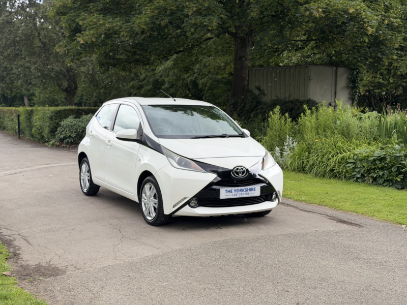 2015 Toyota Aygo 1.0 Vvt-I X-Pression in White — image 1