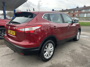 2014 Nissan Qashqai 1.2 Dig-T Acenta in Red — image 4