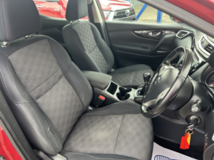 2014 Nissan Qashqai 1.2 Dig-T Acenta in Red — image 5