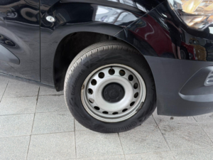 2023 Vauxhall Combo 1.5 Turbo D 2300 Prime L2 H1 Euro 6 (s/s) 6dr in Black — image 2