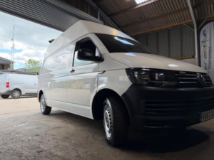 2017 Volkswagen Transporter 2.0 Tdi T32 Bluemotion Tech Startline Fwd Lwb Euro 6 (s/s) 5dr in White — image 2