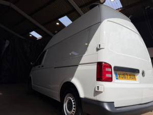 2017 Volkswagen Transporter 2.0 Tdi T32 Bluemotion Tech Startline Fwd Lwb Euro 6 (s/s) 5dr in White — image 4